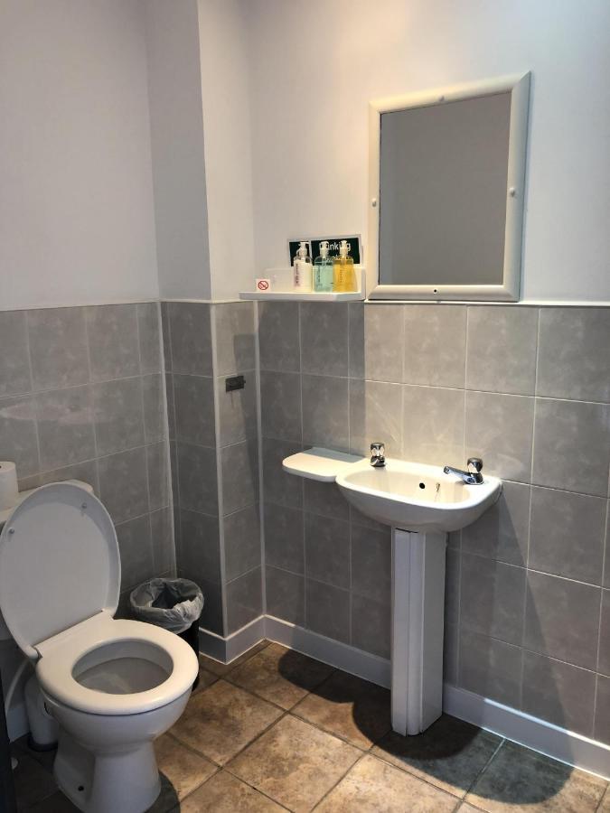 Breeze Guest House Bootle  Esterno foto
