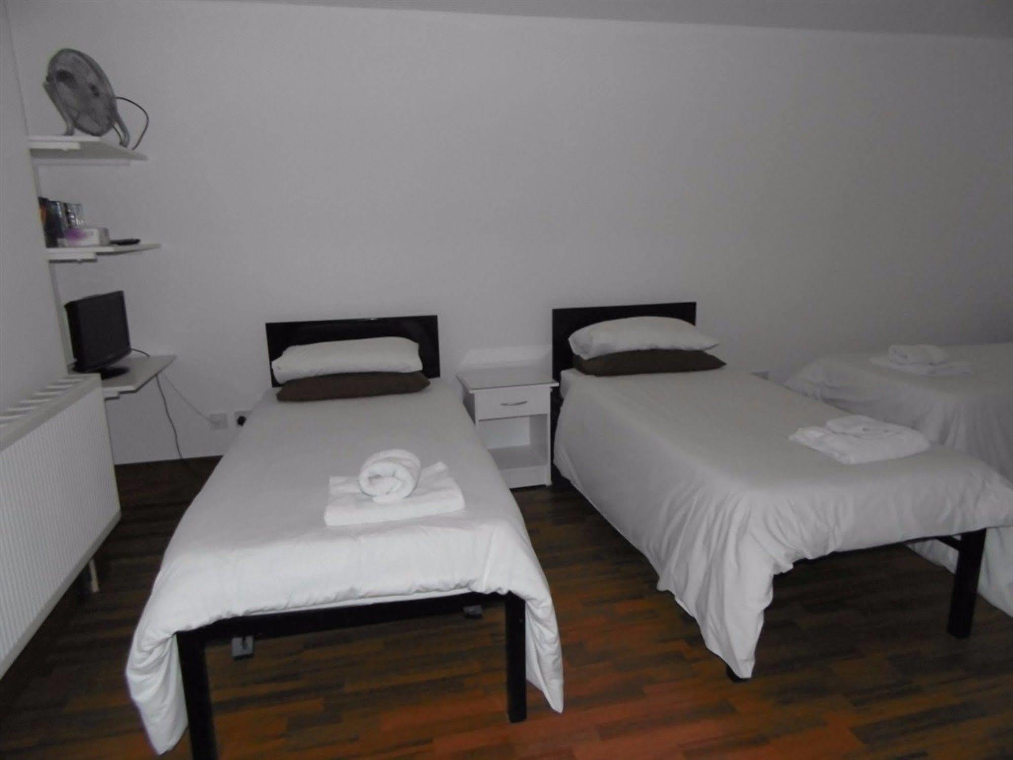 Breeze Guest House Bootle  Esterno foto